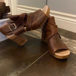 Dansko peep toe leather sandle